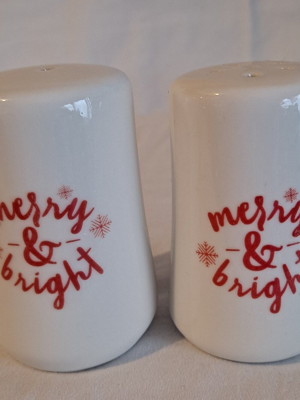MERRY & BRIGHT SALT & PEPPER SHAKERS Set Ceramic Christmas Snowflake 3"